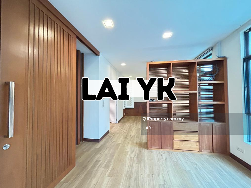 Short drive to LRT, Empire Subang, Sunway & Monash University