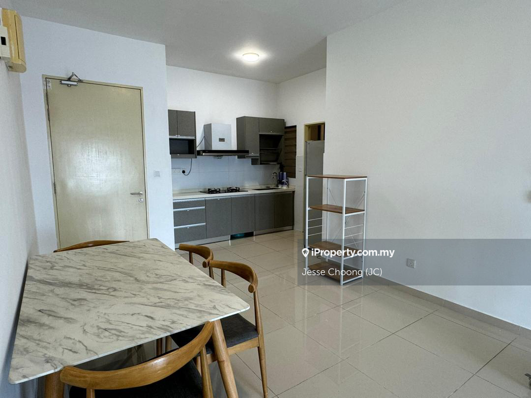 The Hamilton Fully Furnished, Near By Lrt,Good for investment
