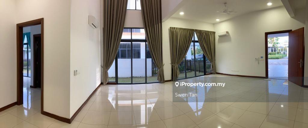Semi-D house for Rent