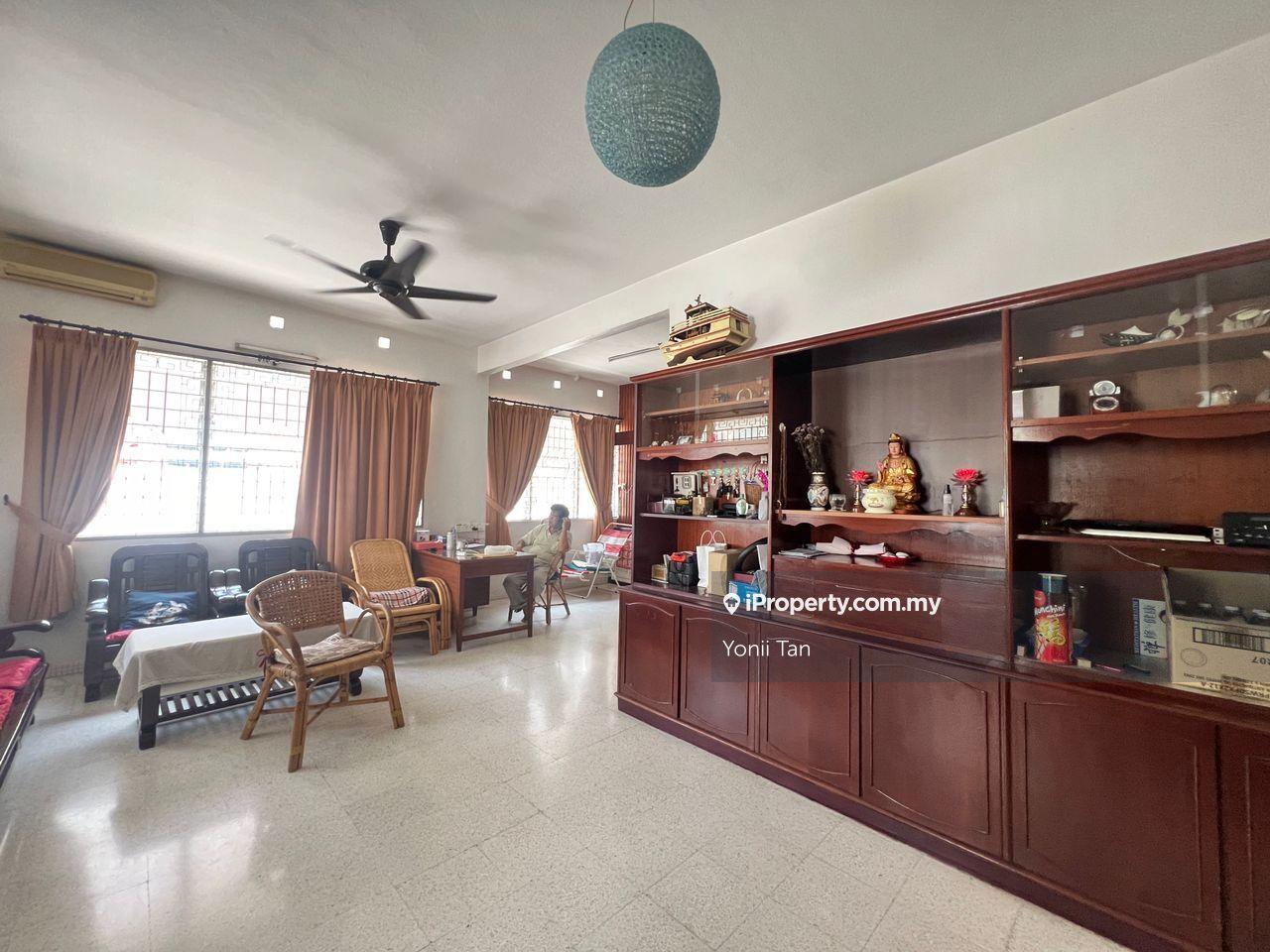 Big Land Size 4050sqft