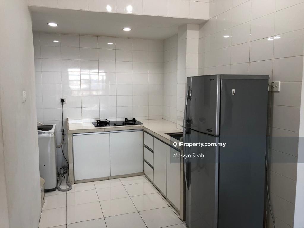 The Pulse 800 Sqft Middle Floor Renovated Worth Deal
