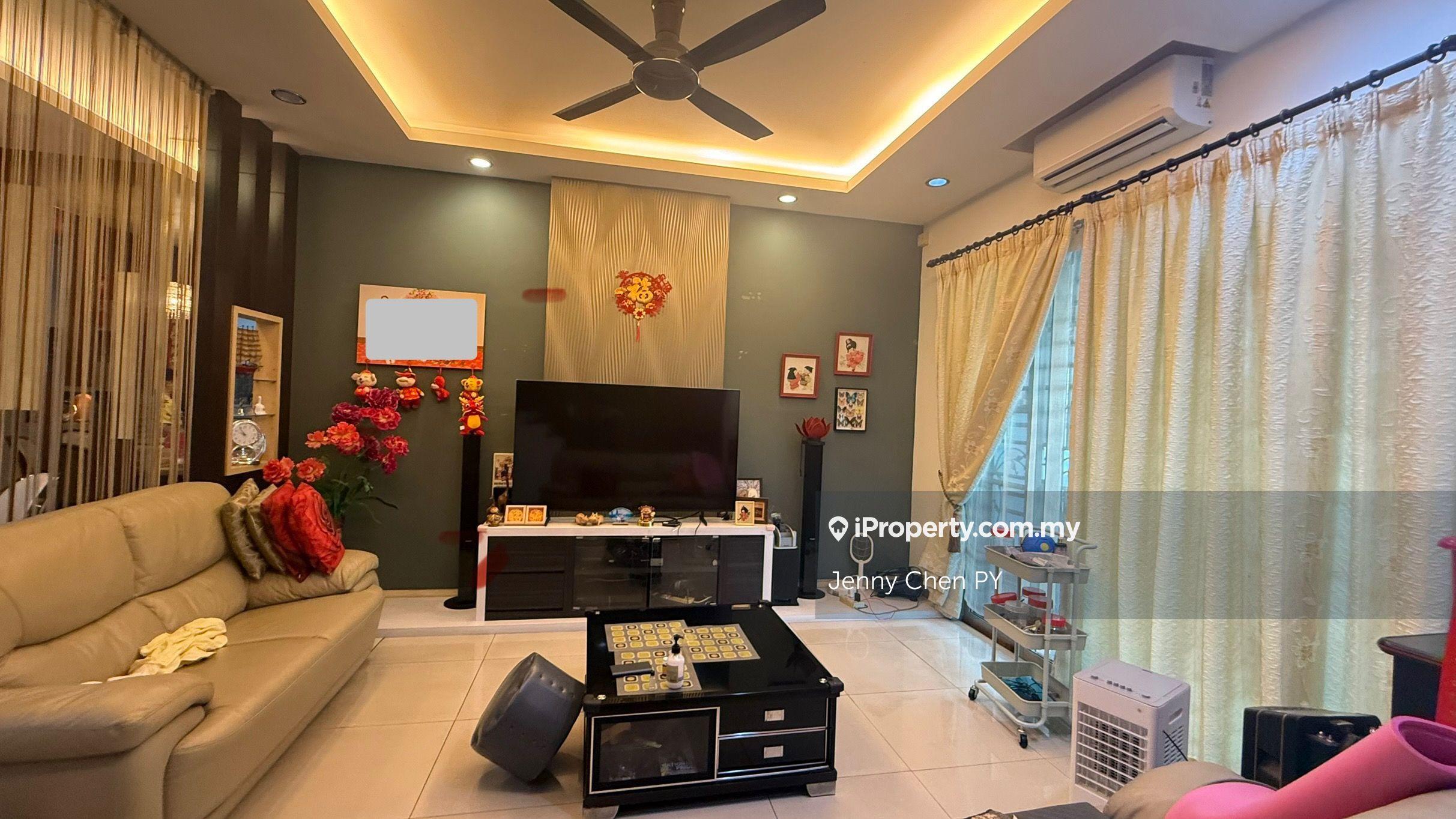 Cheap and Nice 2.5 storey terrace house@ Puchong For Sale