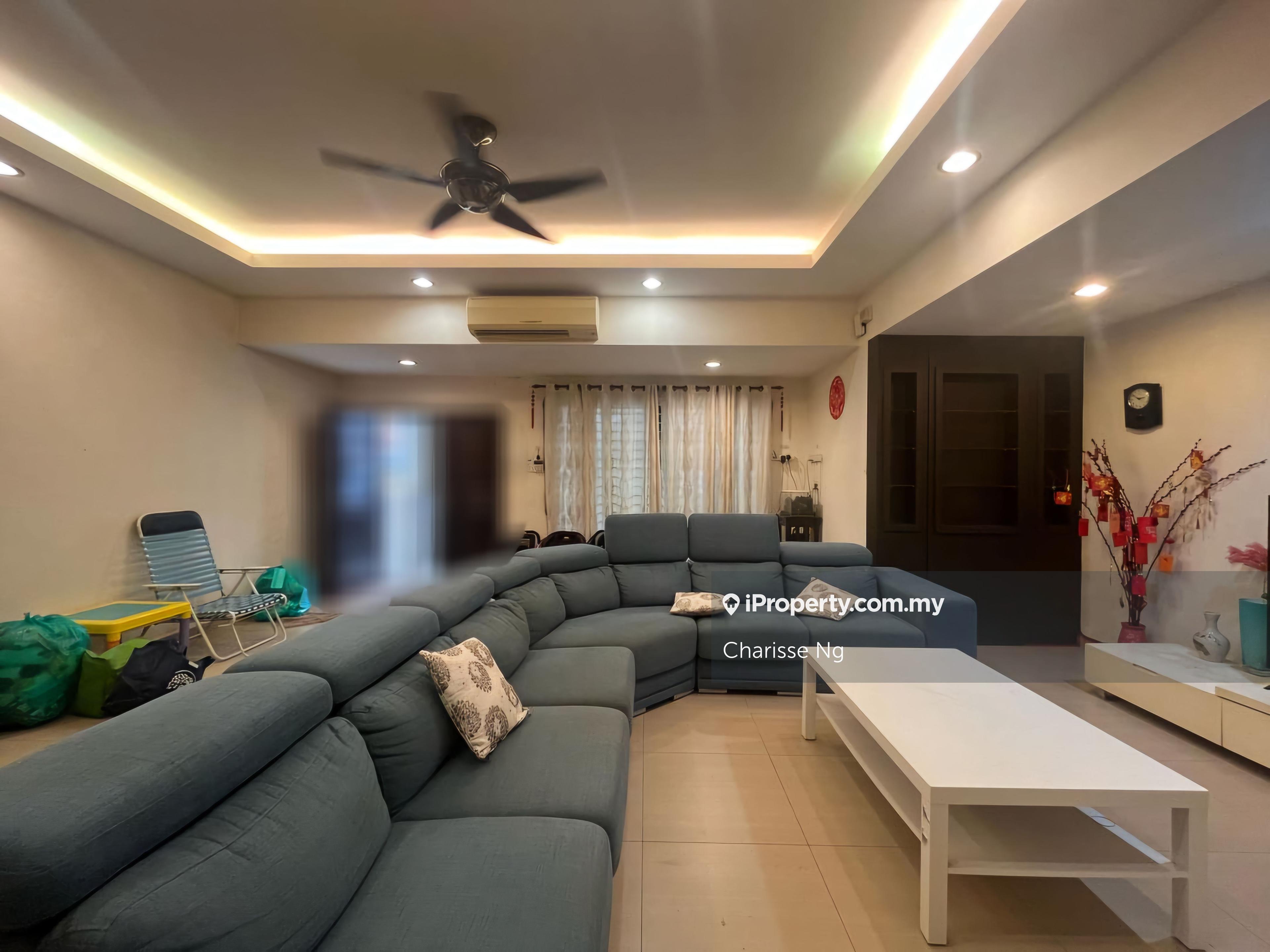 3 Storey Superlink House Limited Unit & Renovated with Standard Layout