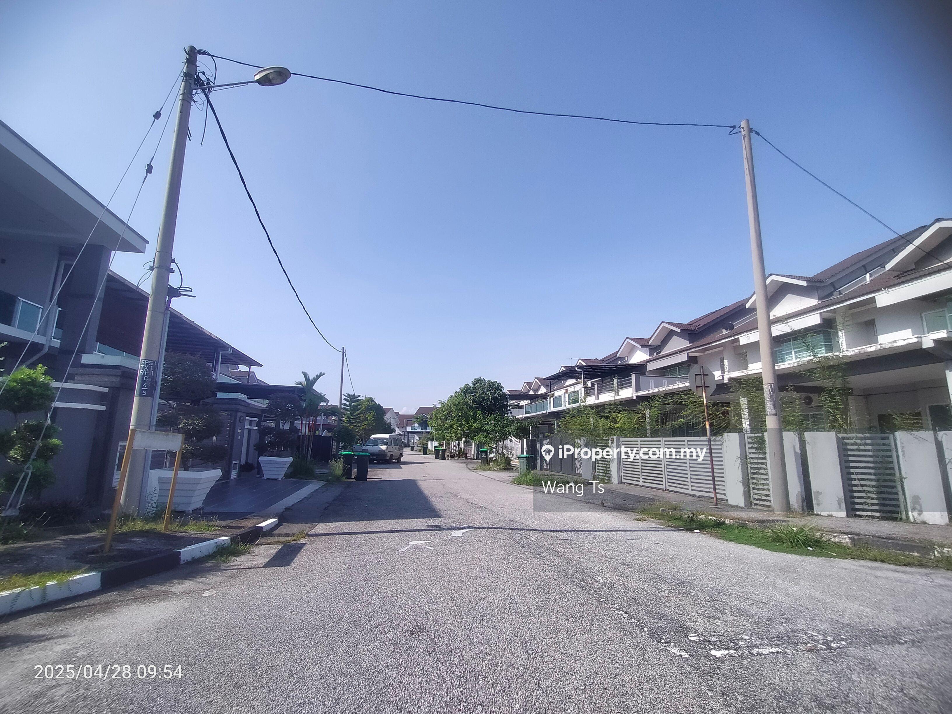 Double Storey Terrace Long Car Porch-24x105 Sp Saujana. Sungai Petani.