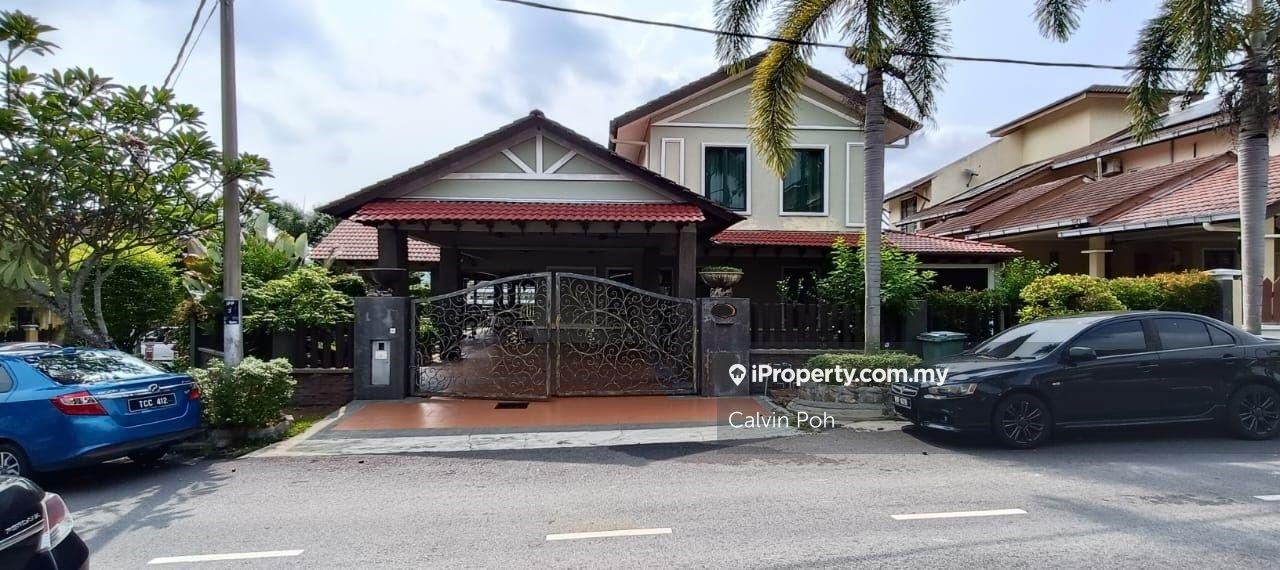 Fully Furnished Bungalow House at Desa Mahkota Bangi For Sell