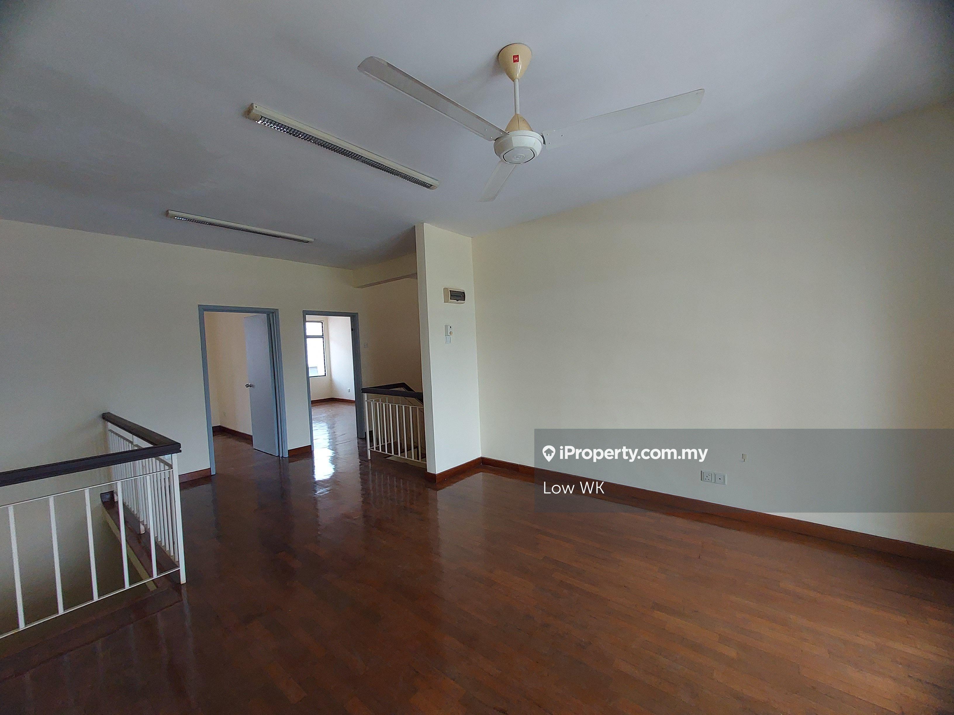 Below Market Price Freehold 3 Storey Superlink House