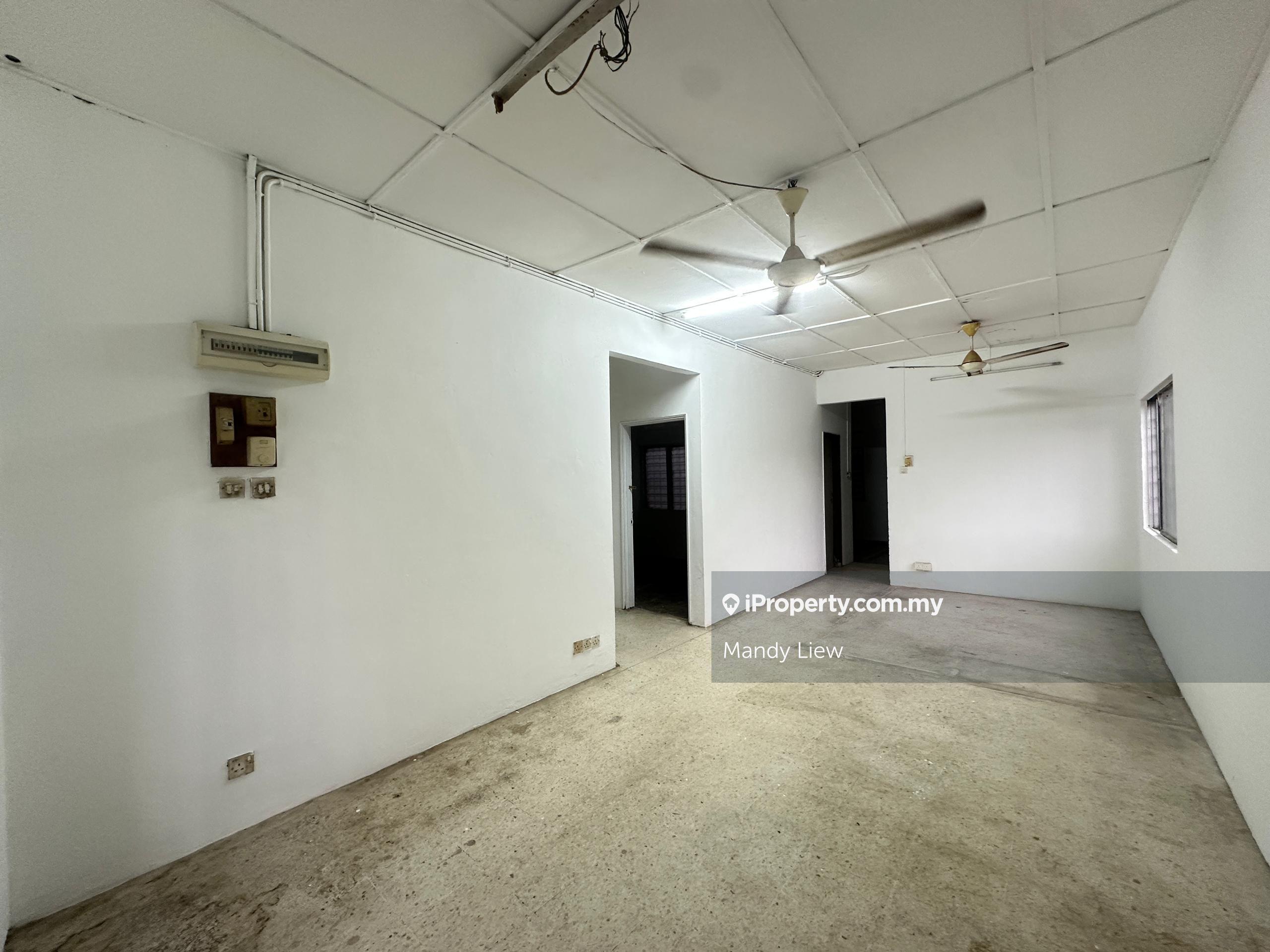 End lot, limited unit, basic 22 x 80 Taman Ehsan Kepong welcome view
