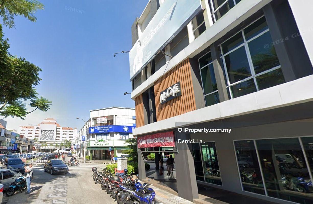 Sri Petaling Shop Facing Main Road! High Demand!