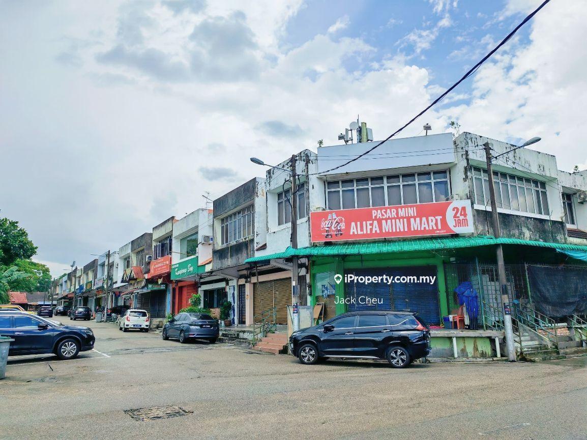 Valuable shop lot at taman daya