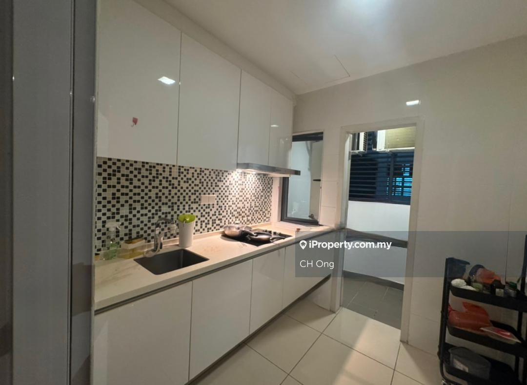 Utropolis Glenmarie Service Residence S. Alam Selangor Sale Rm600k