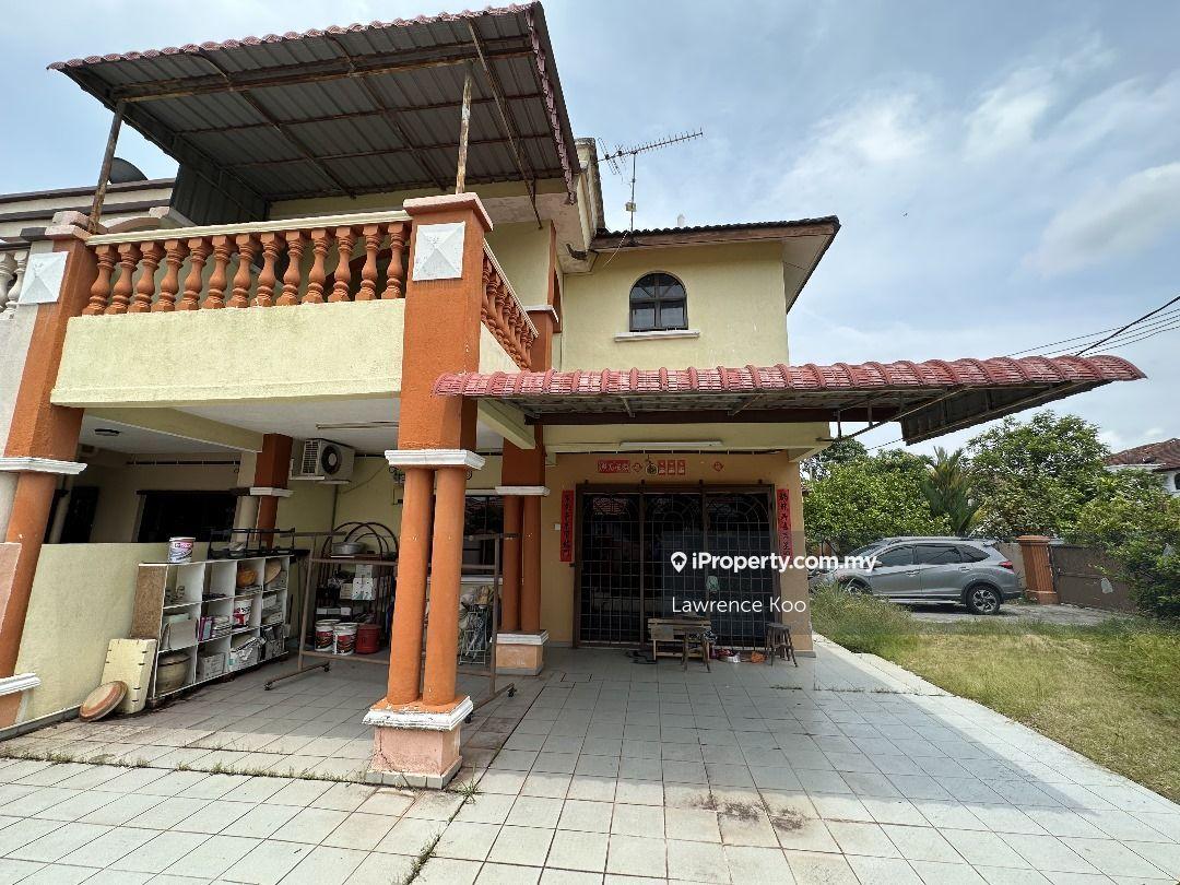 Corner Unit Terrace House Melaka Town
