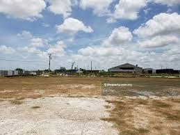 Semenyih flat and square land 50000sqft