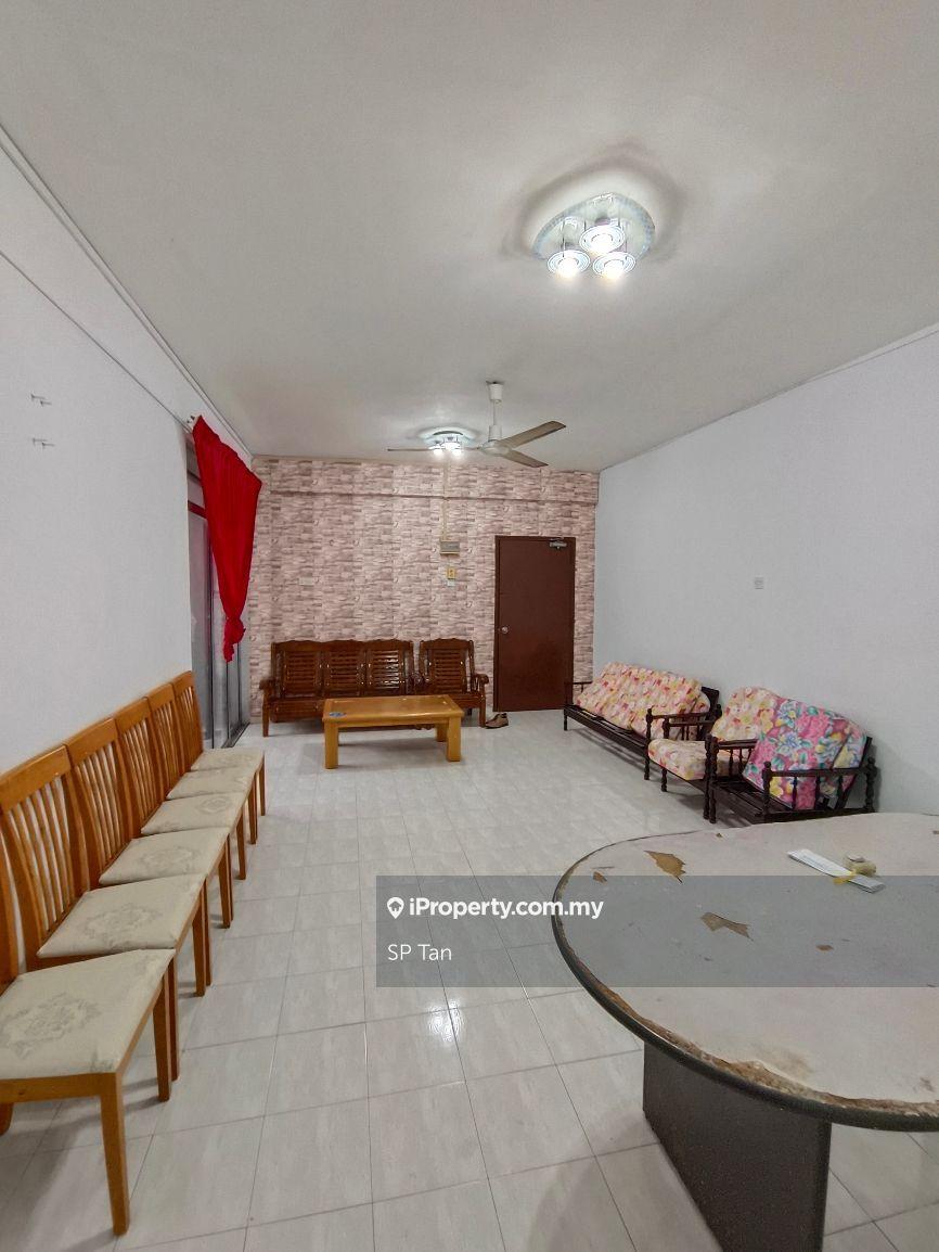 Jalan Salleh 3 bedroom apartment well maintained unit near hospital