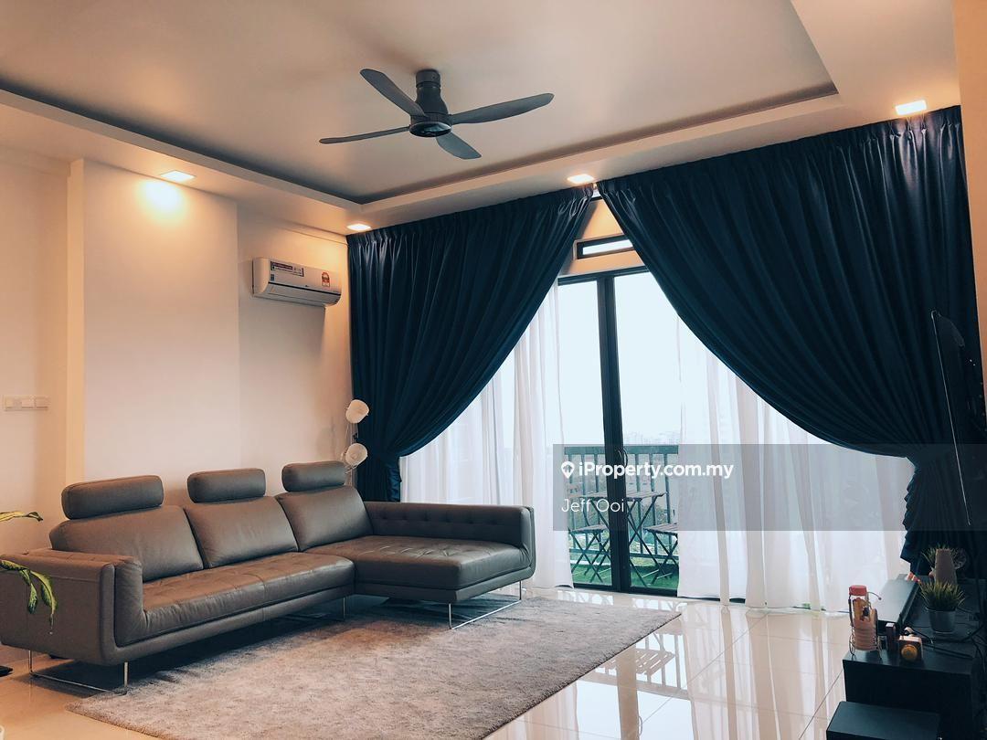 Edge 360 jelutong move in condition 1400sf 2cp rare nice seaview