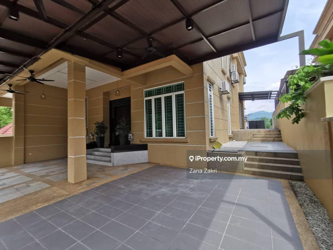 Semi-D house for Sale