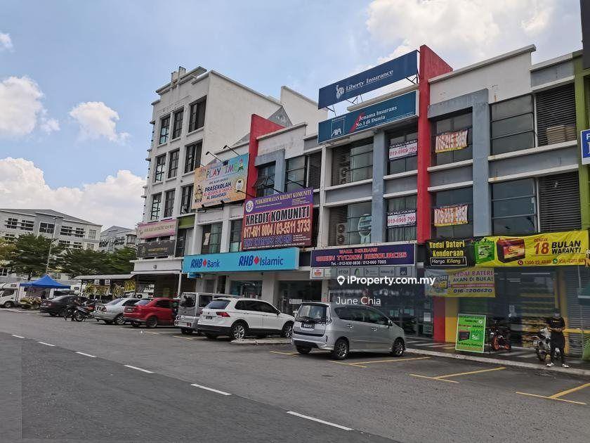 Alam Avenue 2 3sty Shoplot 20x70 Tenanted 1.75m Shah alam Seksyen 16