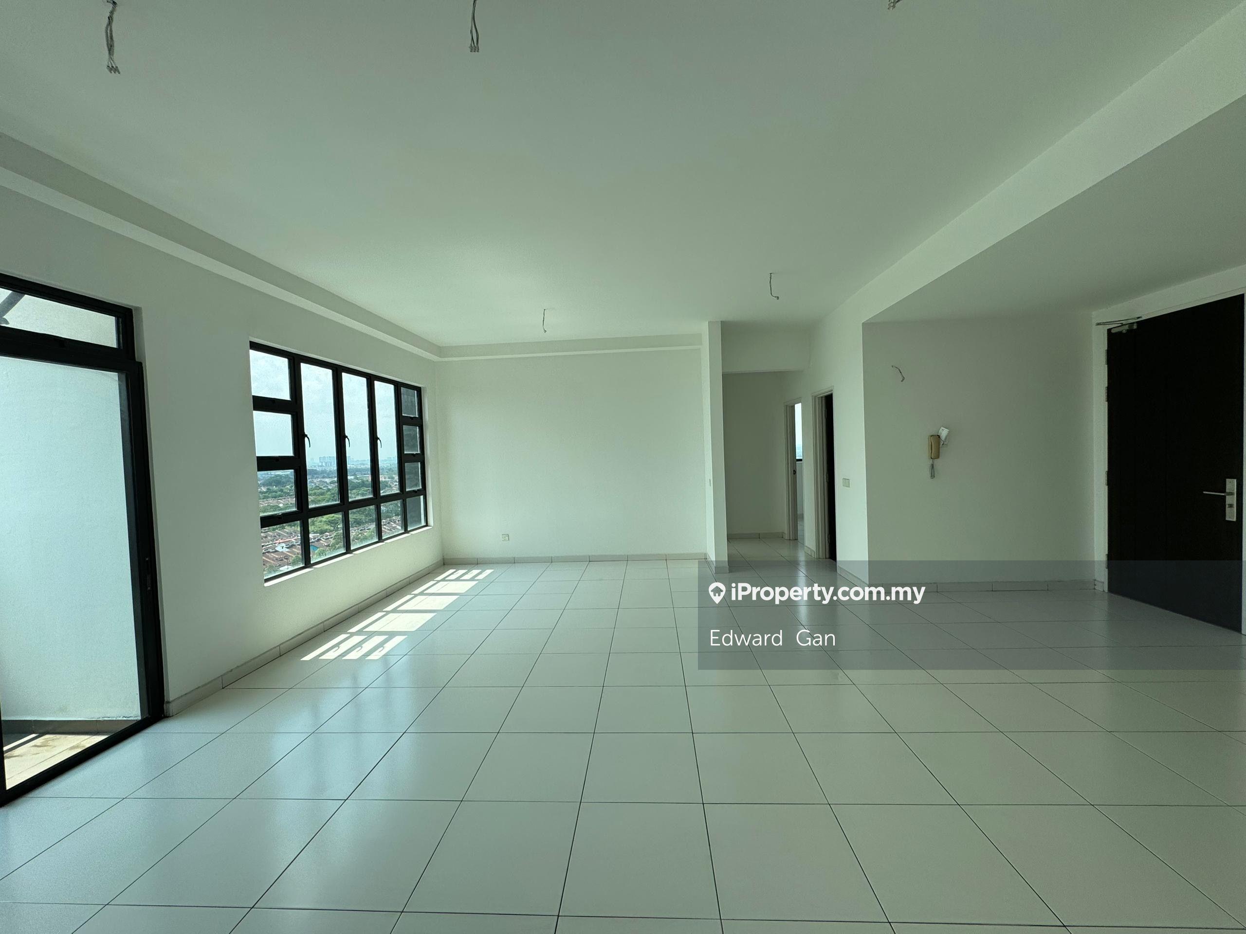 Sky View 3 Beds Apartment For Sale @ Bukit Indah