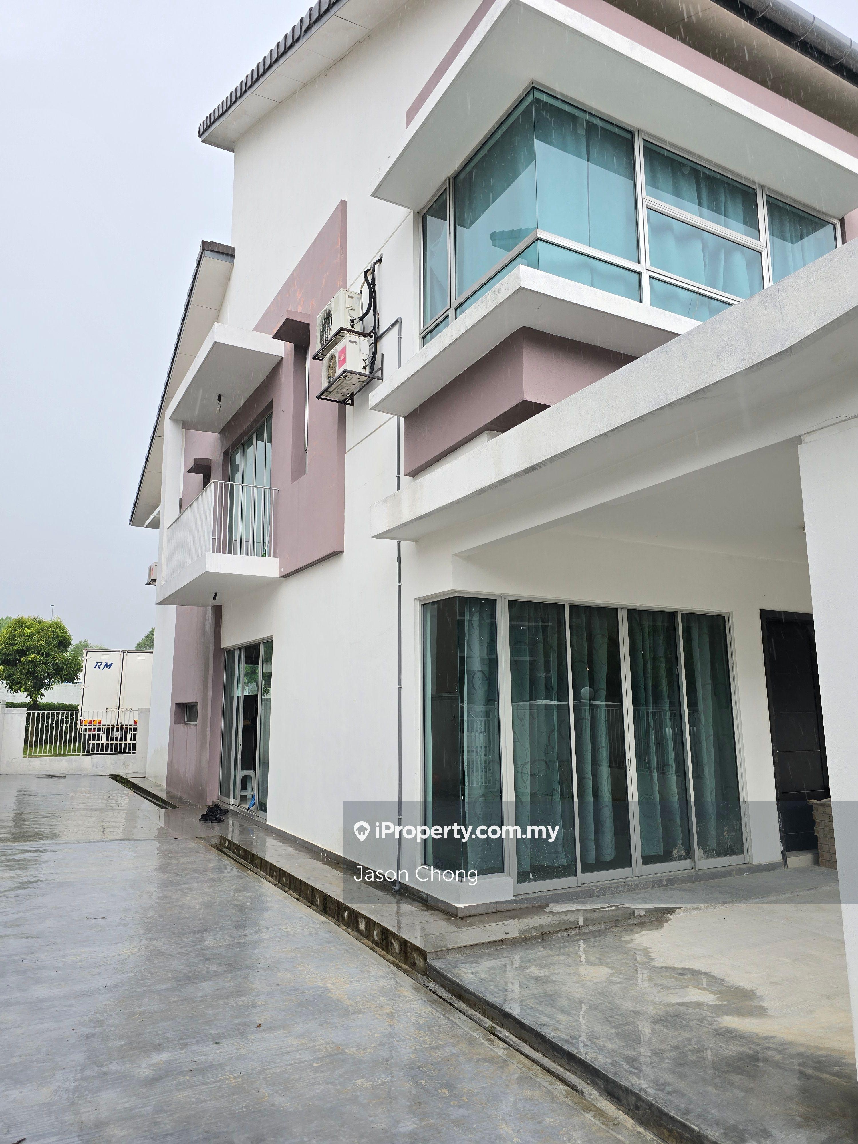 2storey Super-link end lot house For Salw, Green & Safe high-end Area