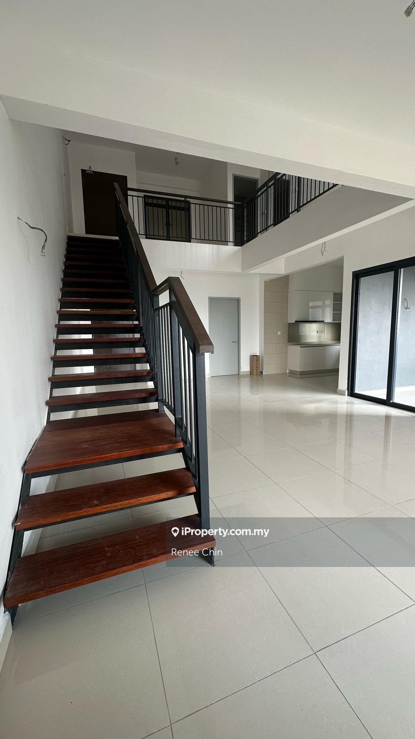 Duplex unit with greenery view at Damansara Seresta
