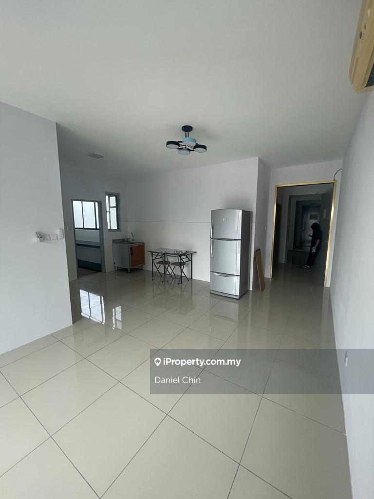 Partly furnished / Actual unit / Non bumi lot 