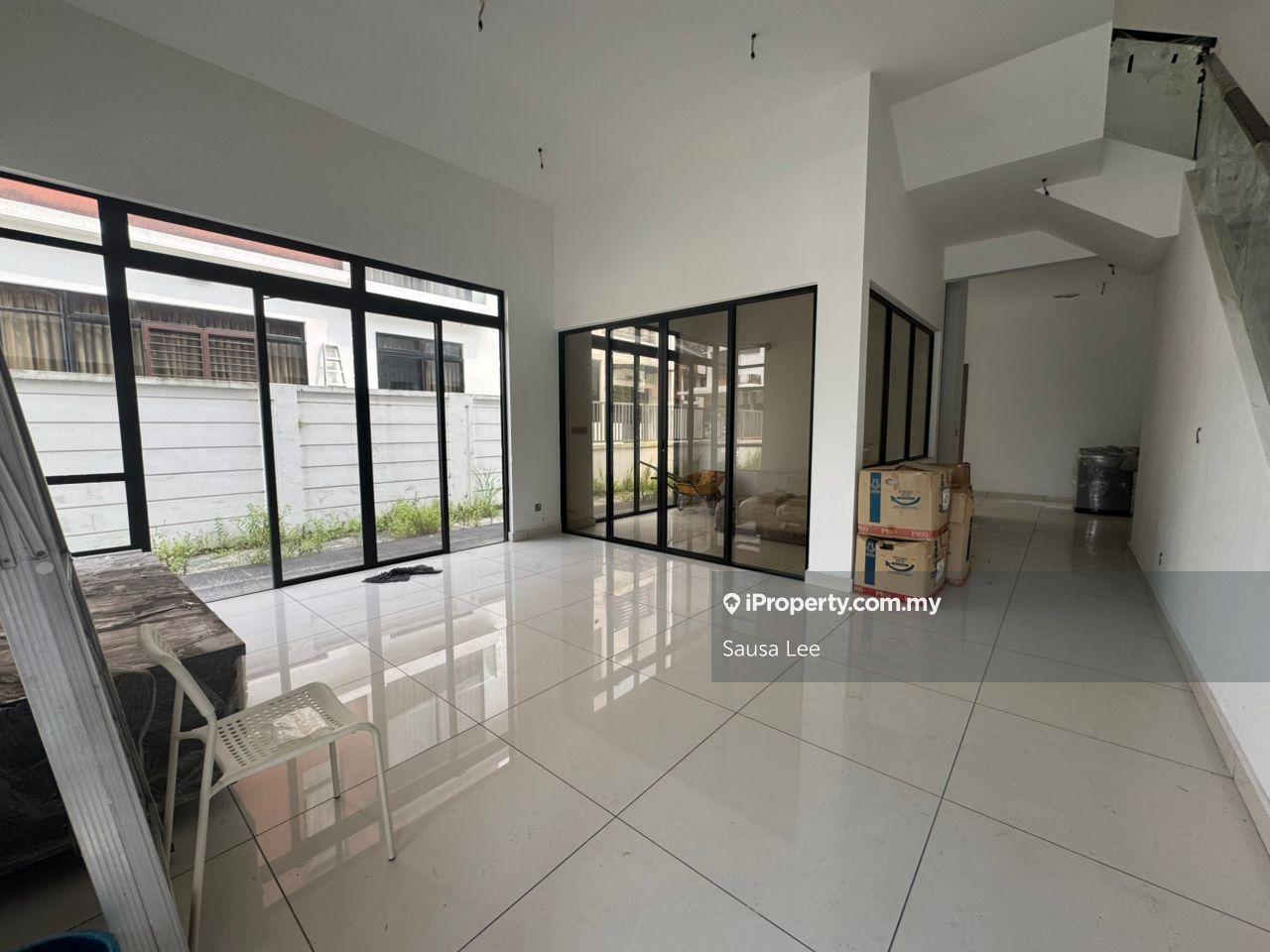 Horizon Hills Canal Garden South Cluster House For Sale/Rent
