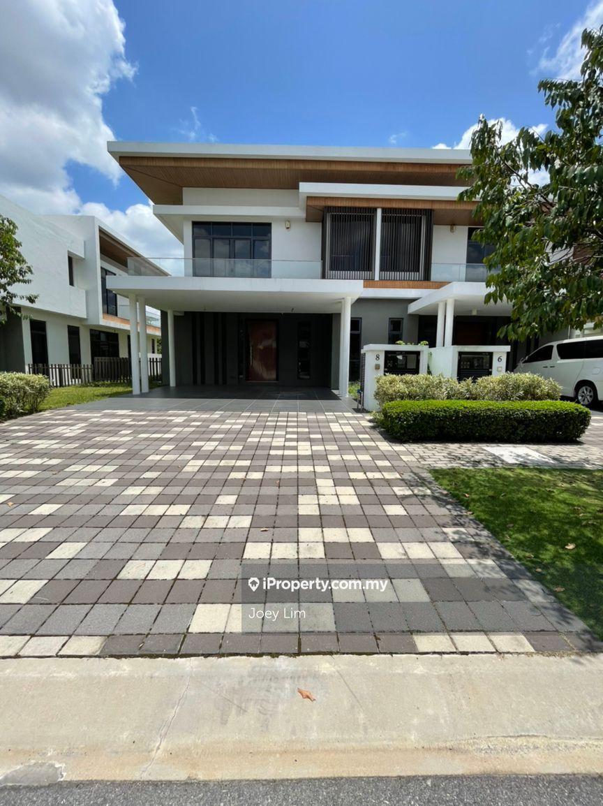 Semi-D house for Sale