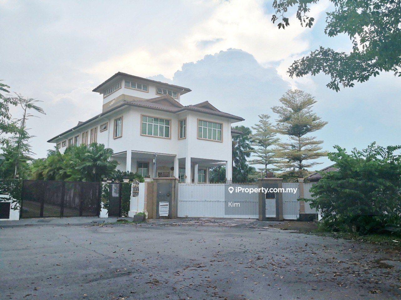 Putra Crest Putra Height Subang Jaya Bungalow With Pool