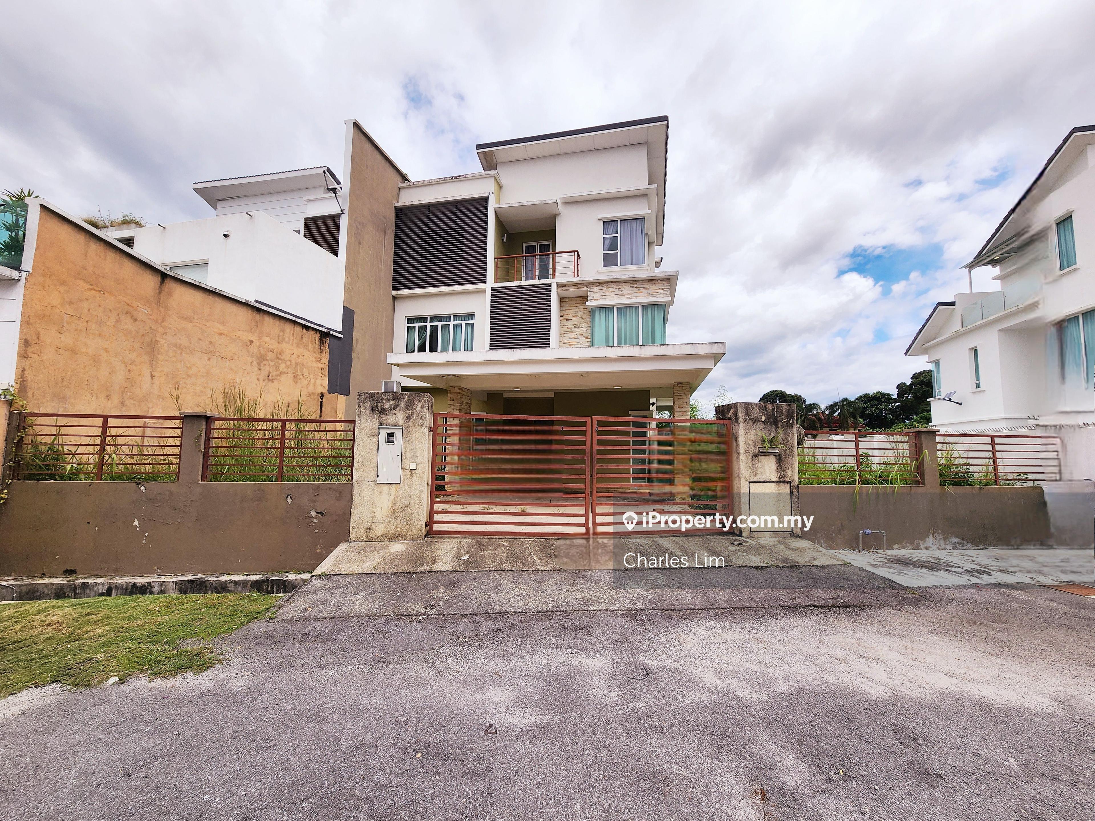3 Storey Corner Semi-D Cheras Batu 9 Free Hold 4,000 sf Big unit