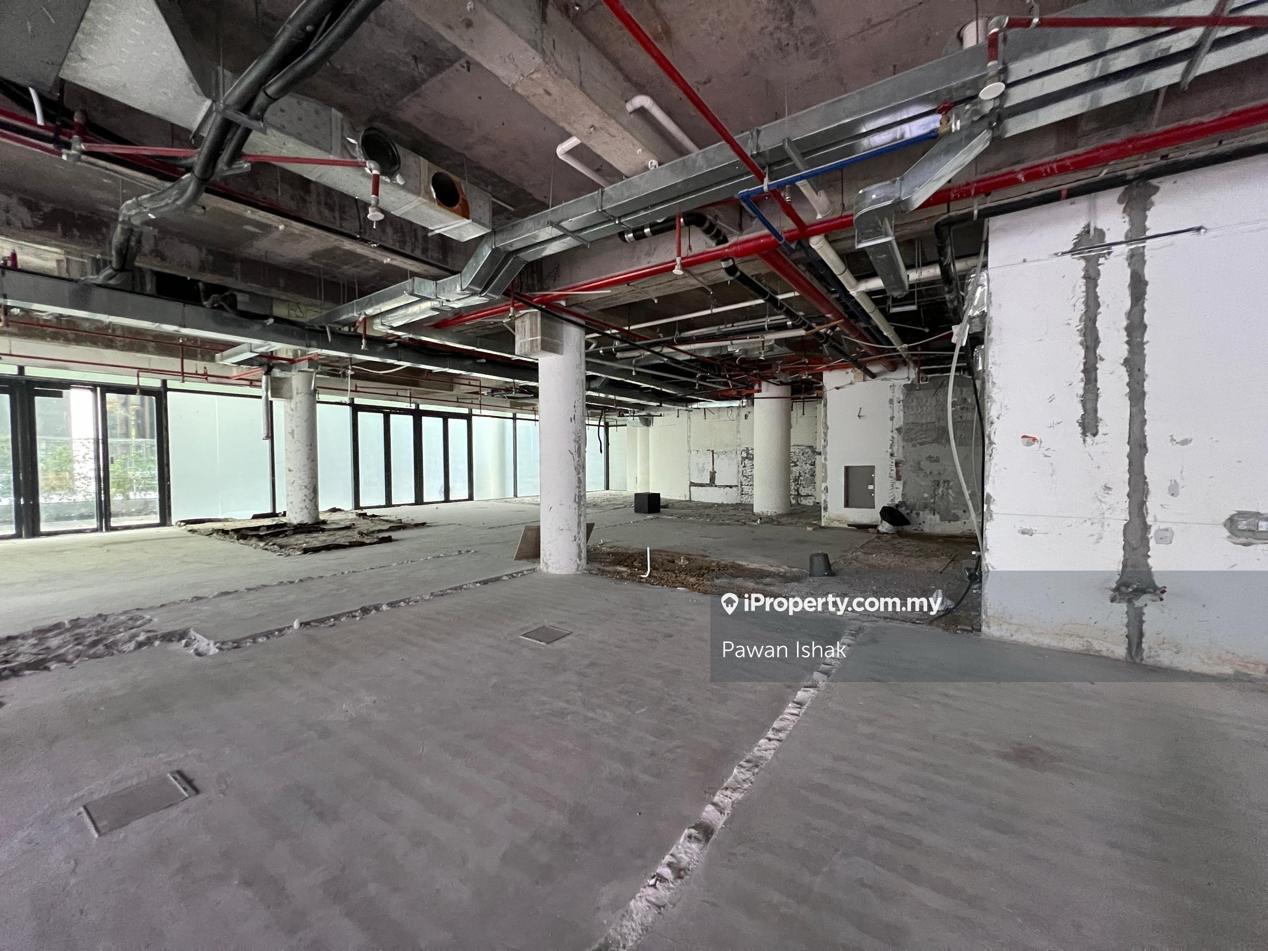 Ground Floor Corner Lot @ St Mary Place