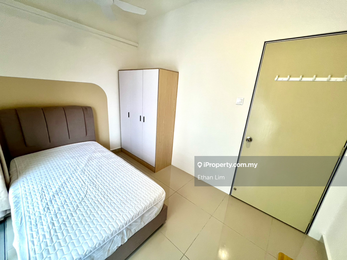 Hotel Style Room Rental at Larkin