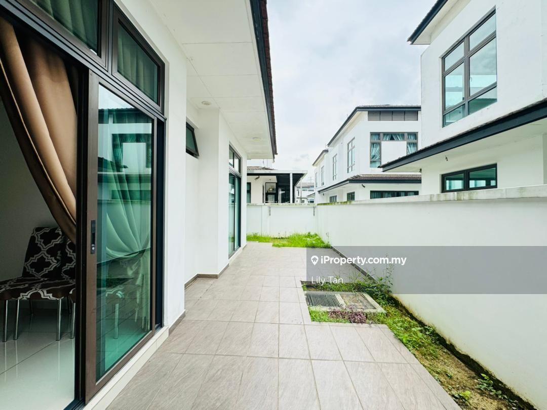 East well Eco Botanic Semi-D for rent