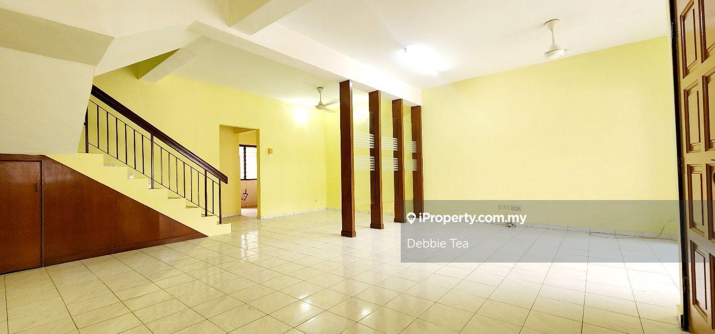 Newly refurbished and basic unit low density community