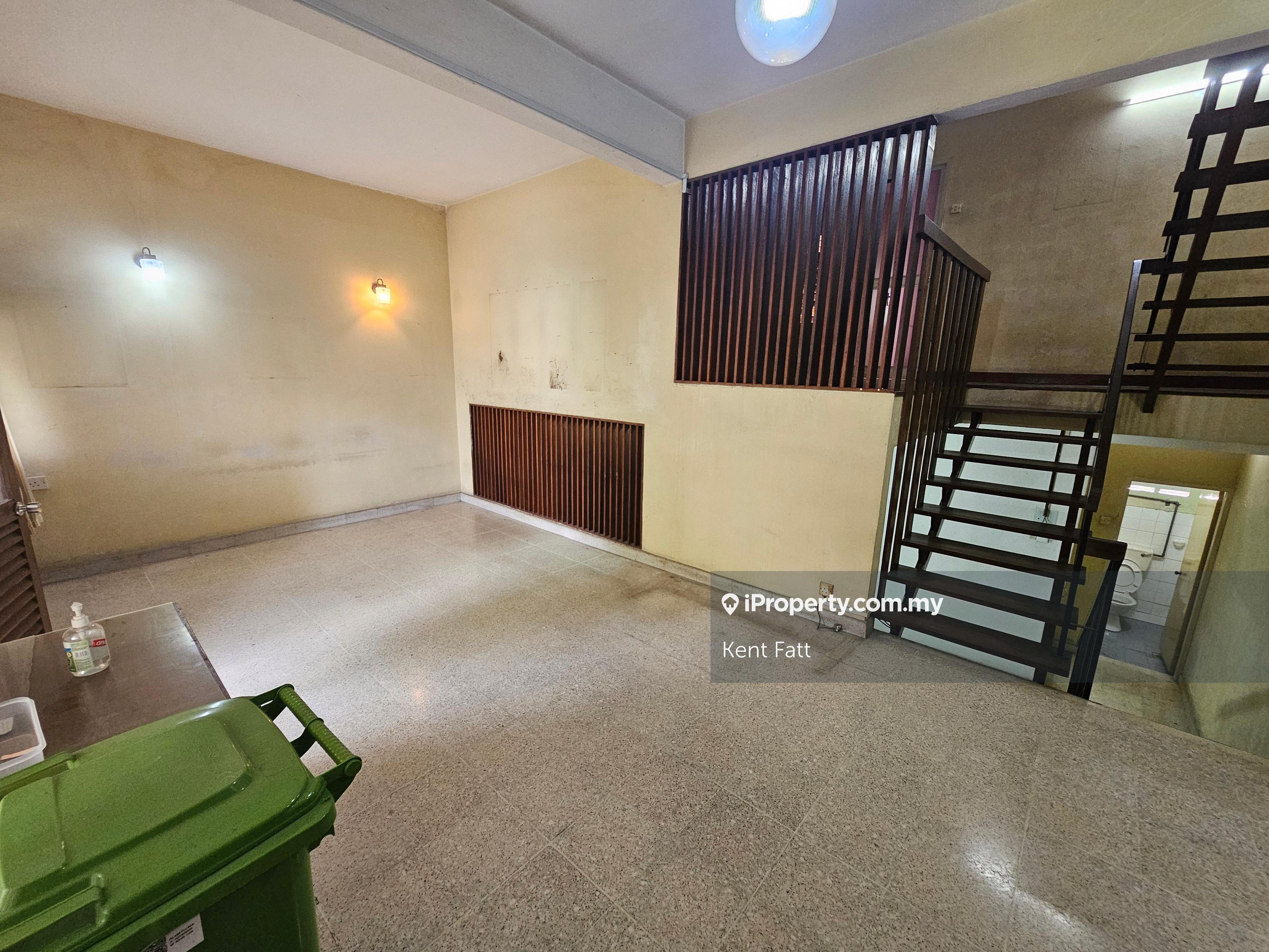 Below Market Value Double Storey 4 Bedroom 3 Bathroom
