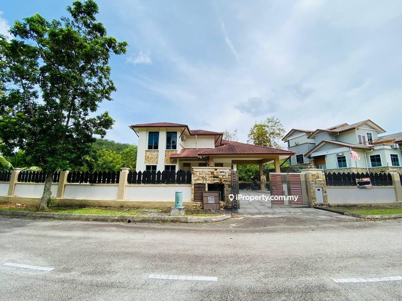 Fully Furnished 12500ft 2 Storey Bungalow Puncak Pinggiran Putra Bangi