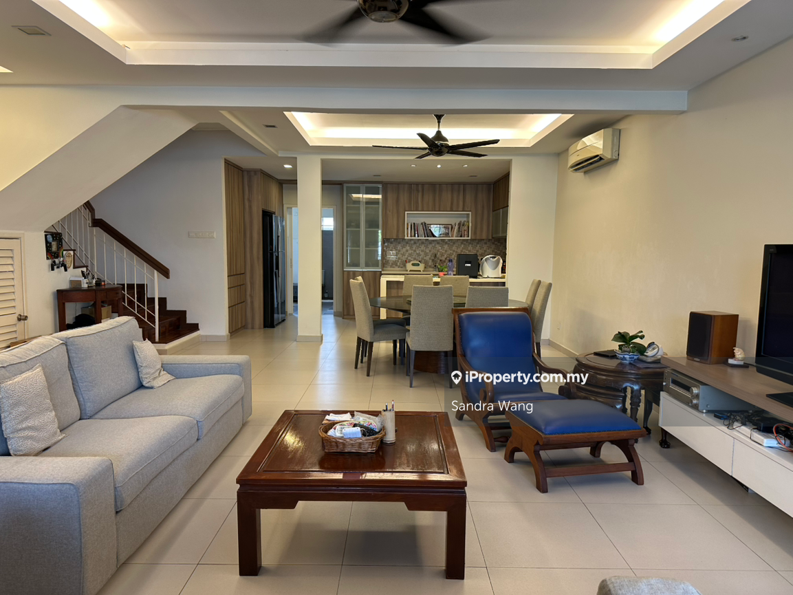 Fully renovated Well Maintained Move in Condition