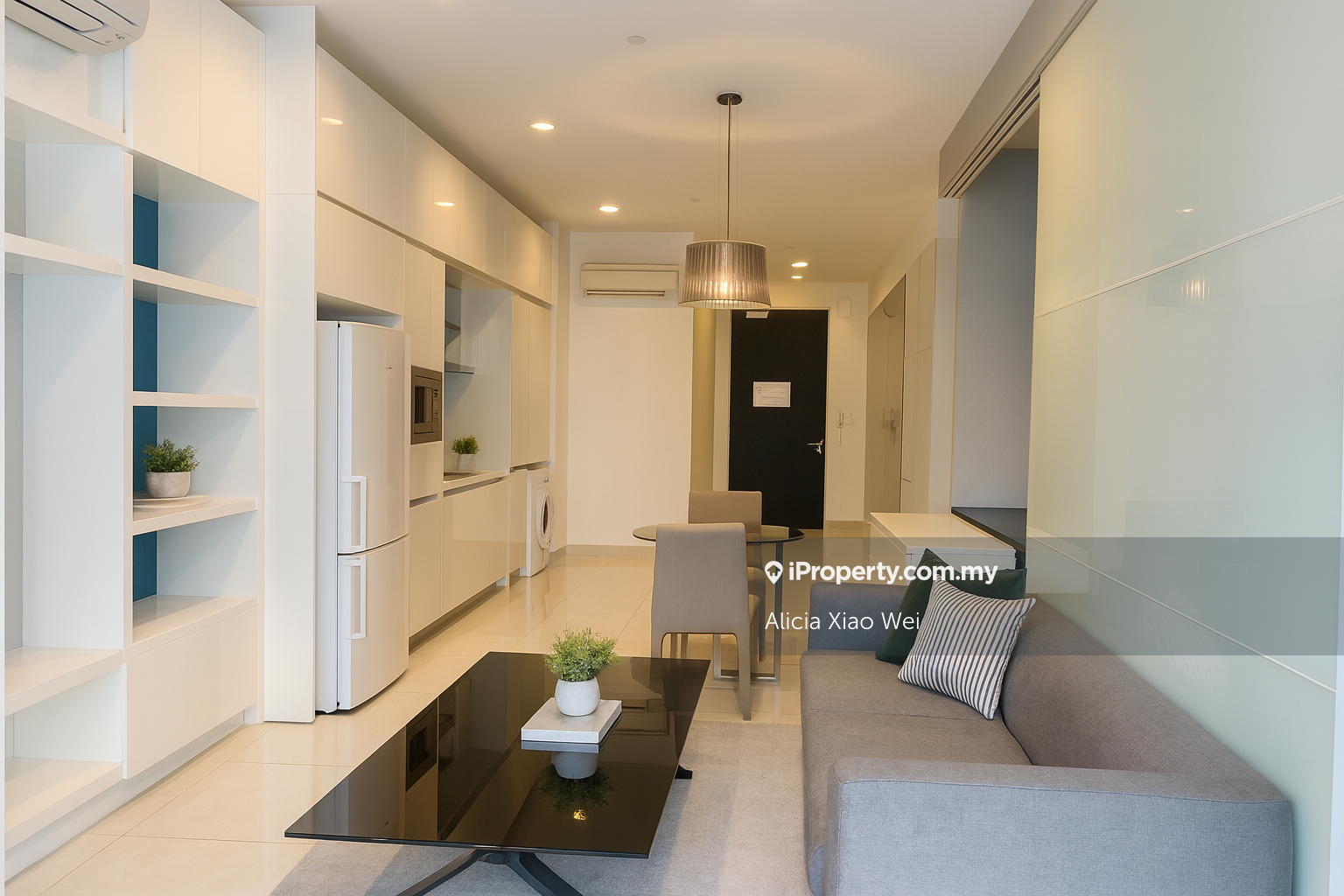 Platinum Suites Prime Location!