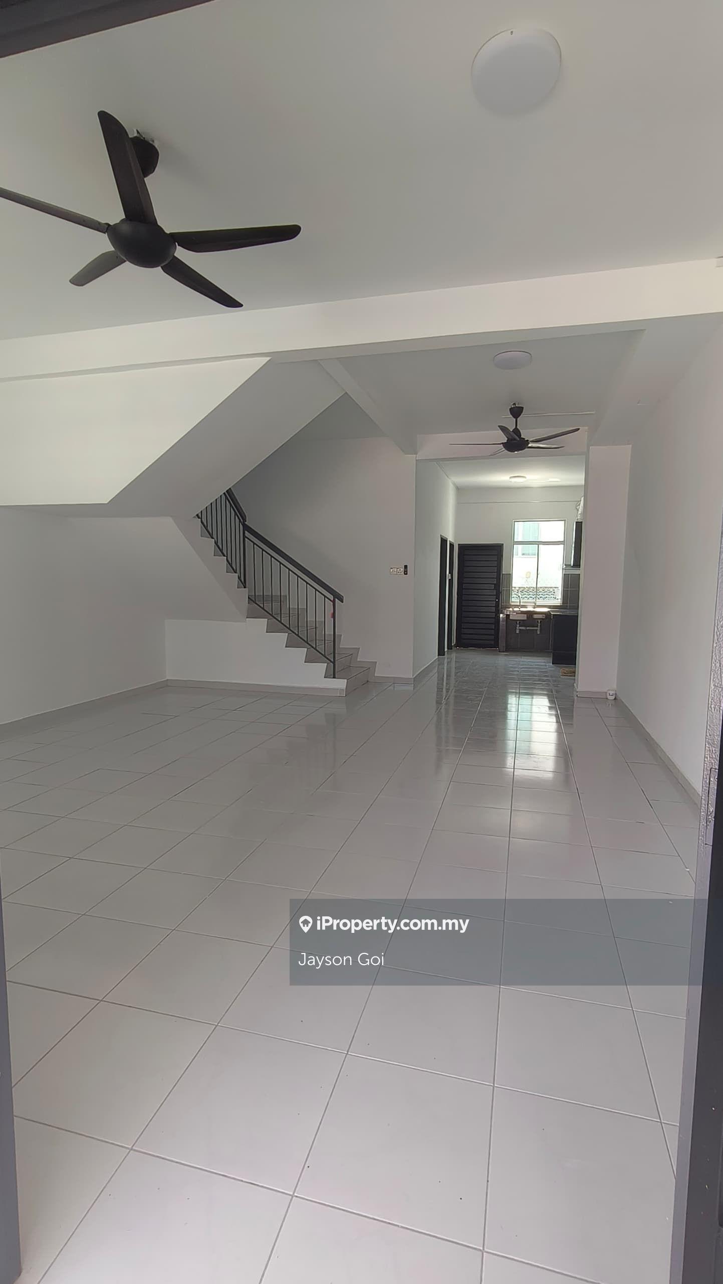 Taman Scientex Fasa 2, Rawang, 2sty New Link House For Rent