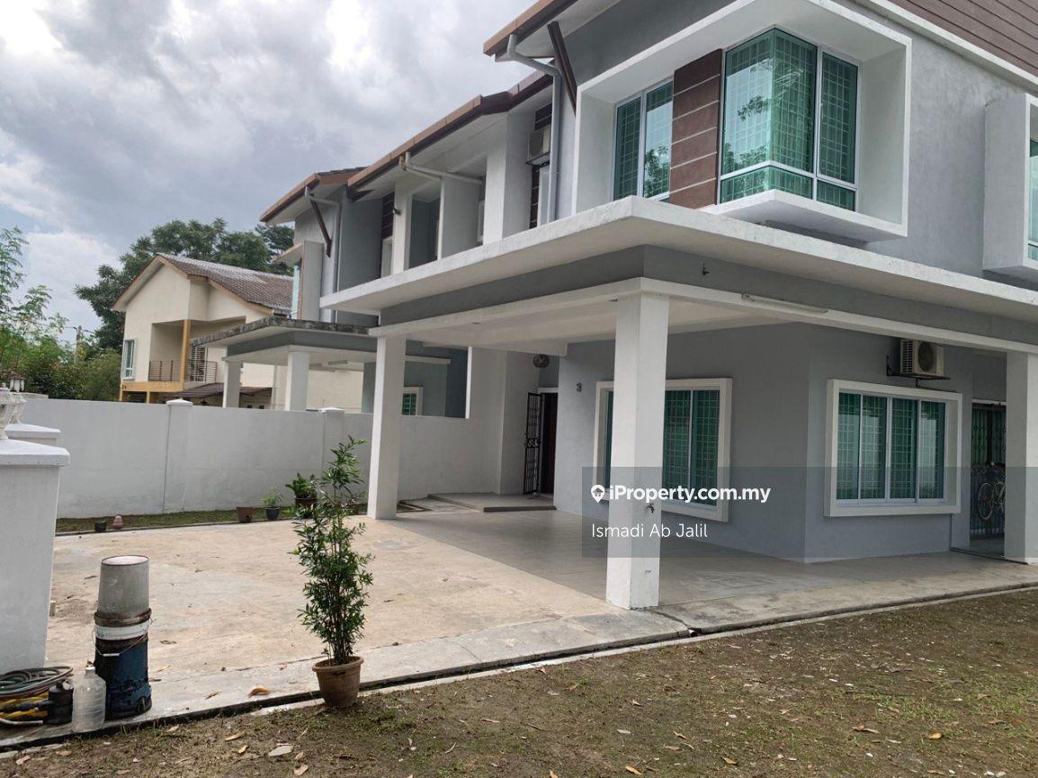 Double Storey Semi D in Bandar Tasik Kesuma For Sale