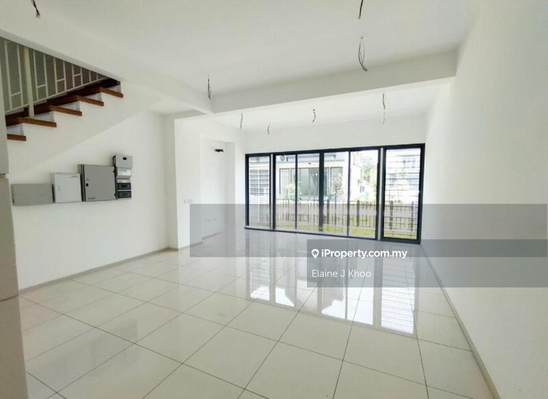 City Of Elmina : llham Residence 2 2sty 20x60 for rent