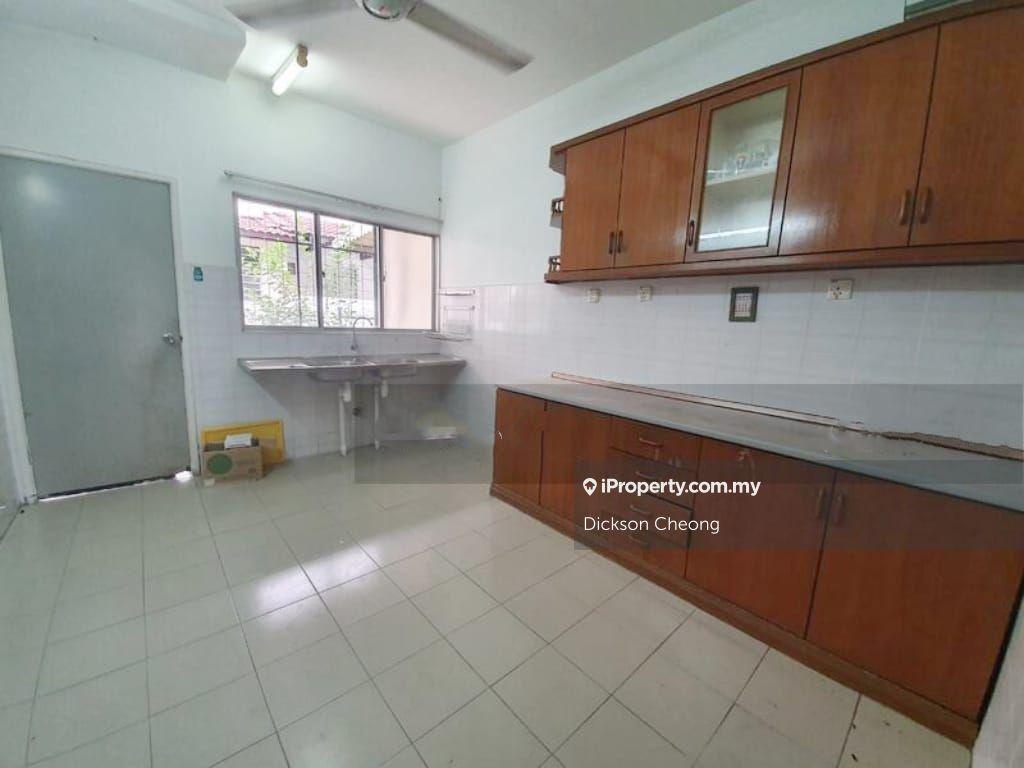 Terrace house for Sale
