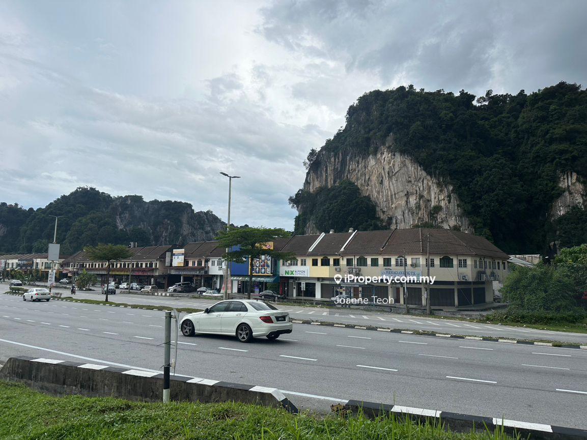For Sale Double Storey Shop@ Jalan Kuala Kangsar , Ipoh, Perak.