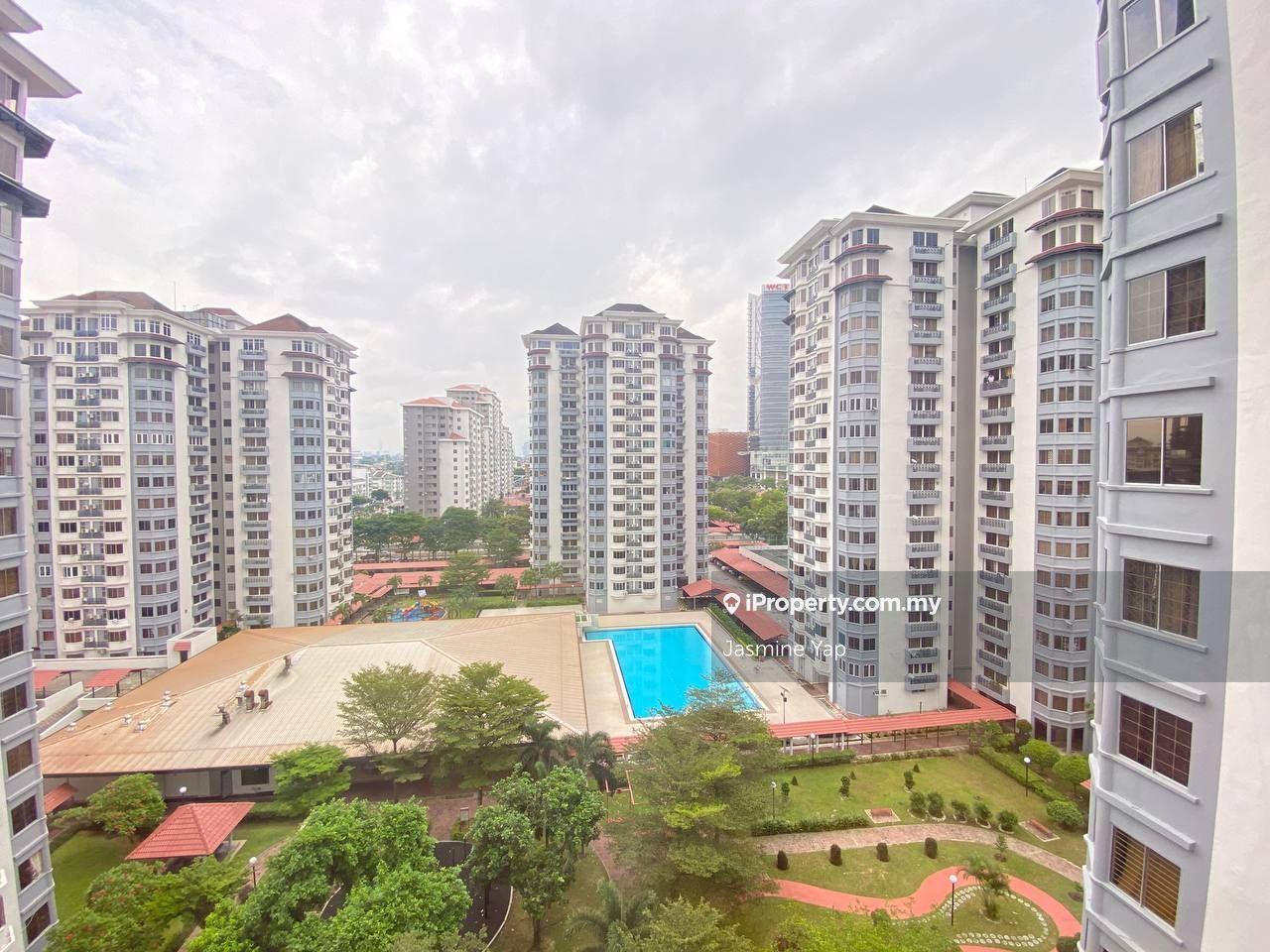 Walking distance to Kelana Square,Paradigm Mall & LRT 3
