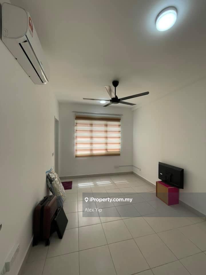 Fully Furnish & Nicely Renovated Unit