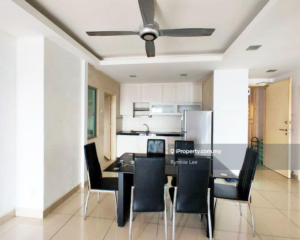 Condo next to MRT station for sell. Fully furnished, sell with tenancy
