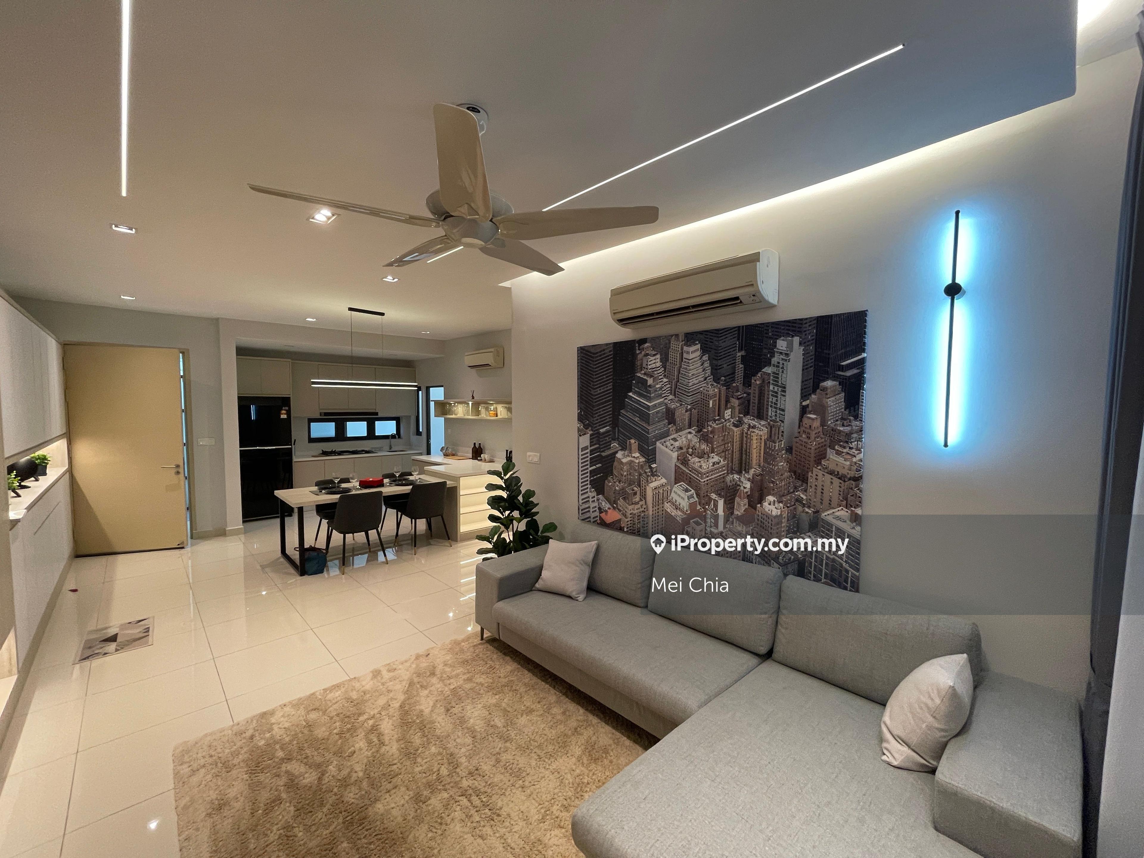 Short walk to LRT & LRT 3 stations, freehold, matured township