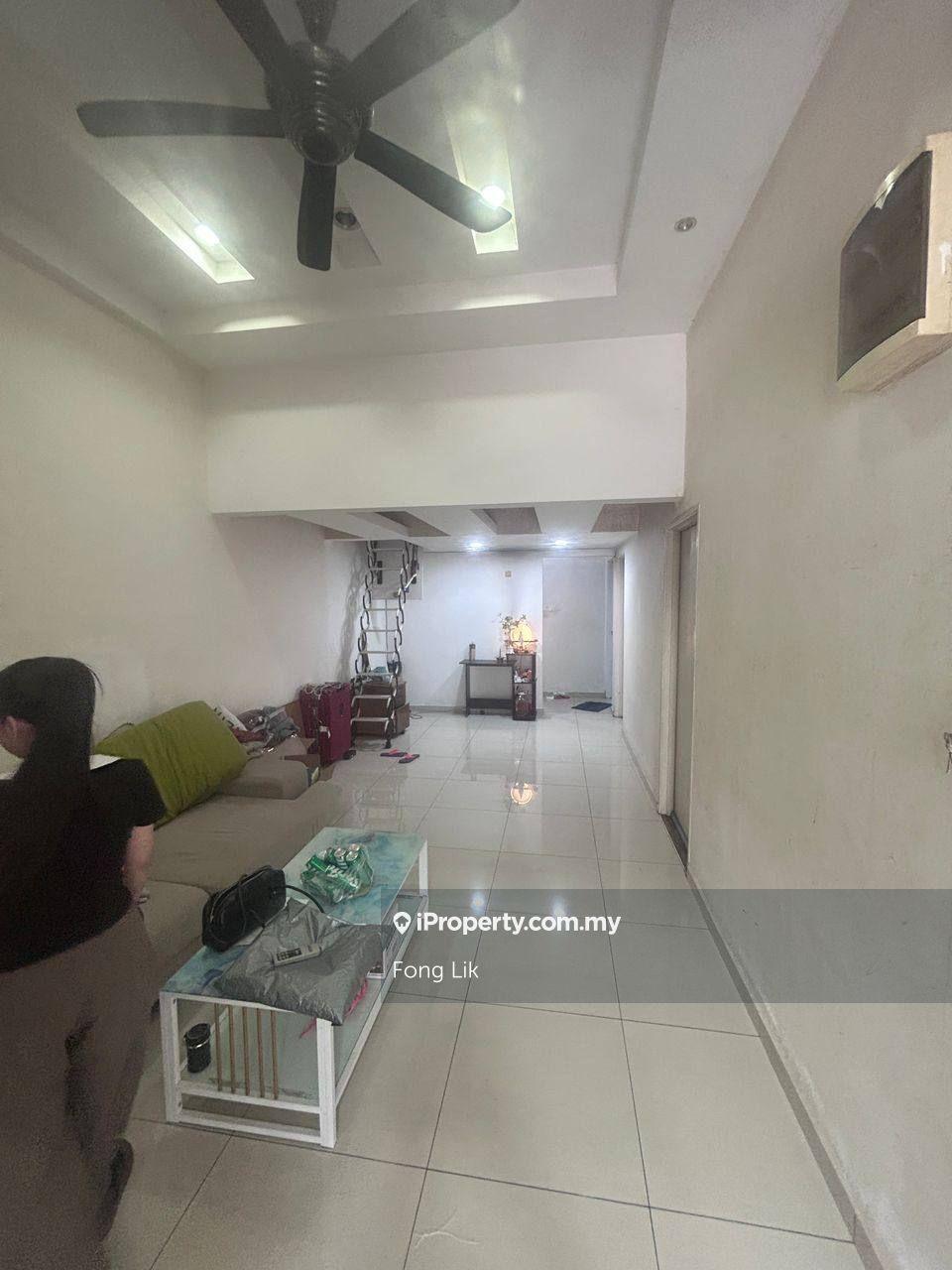 Taman Molek 1.5 Storey Terrace House