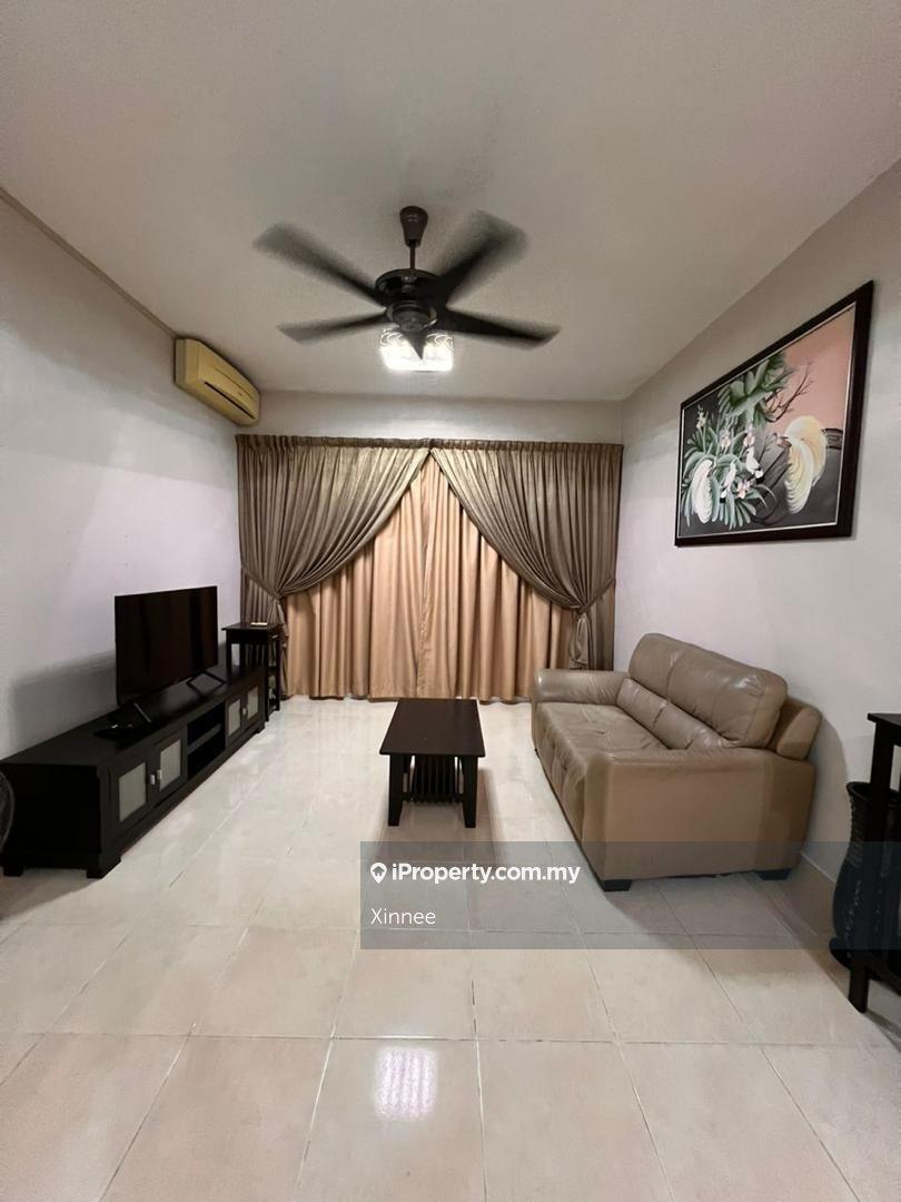 Best Unit D'Piazza 1100sf Move In Condition 1 Car Park
