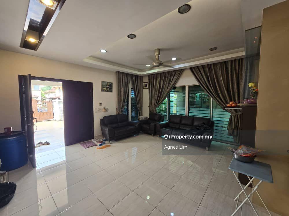 Semi-D house for Rent