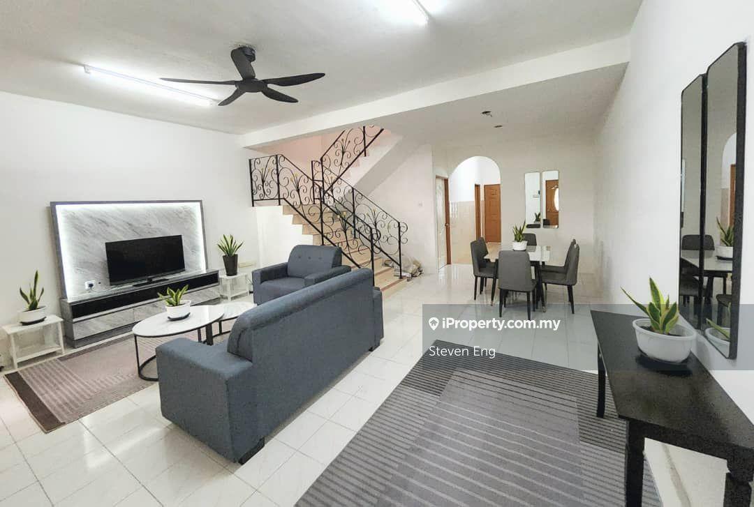 Panorama Lapangan Perdana 2.5 Storey (Freehold Title)