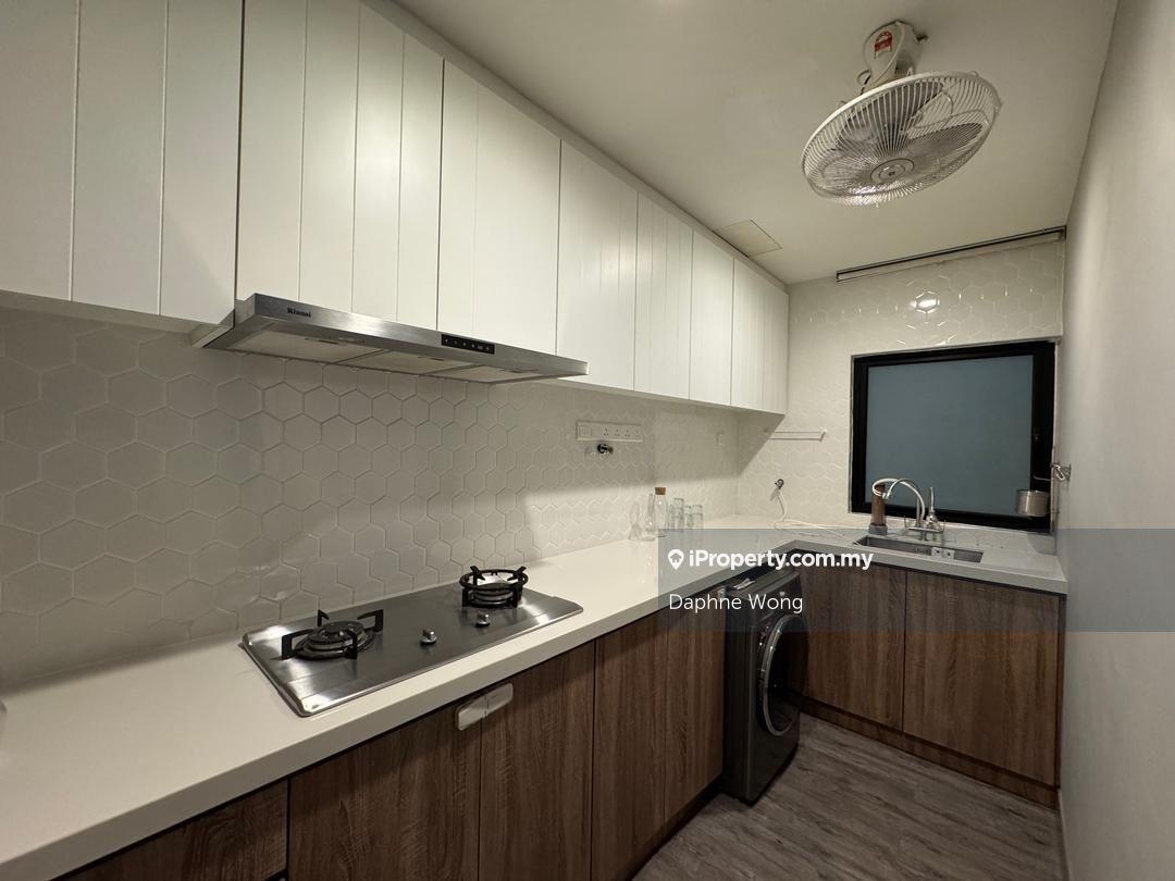Sk One, Renovated Unit, Under Bank Value! Call me to view anytime!